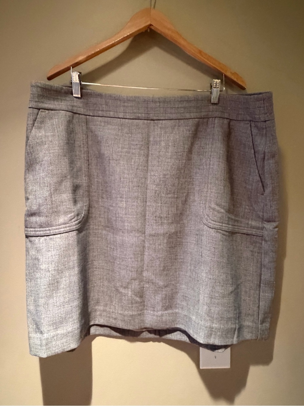 LOFT Gray Mini Skirt with Front Pockets 18 plus